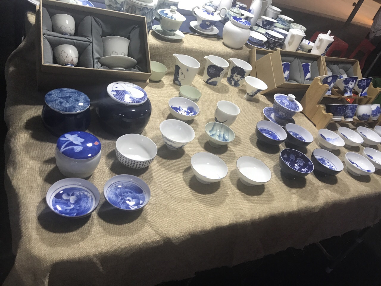 陶溪川文創街區的前身是宇宙瓷廠,是景德鎮機械化生產的新型陶瓷企業