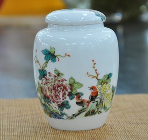 白泥素雅，瓷韻悠長 景德鎮陶瓷罐的藝術與匠心