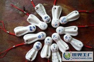 景德鎮(zhèn)陶瓷飾品 可愛長(zhǎng)耳朵兔子手機(jī)鏈掛件，指尖上的玲瓏藝術(shù)